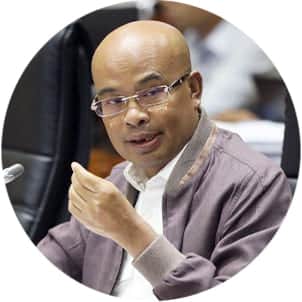 Desmon J Mahesa SH., MH.