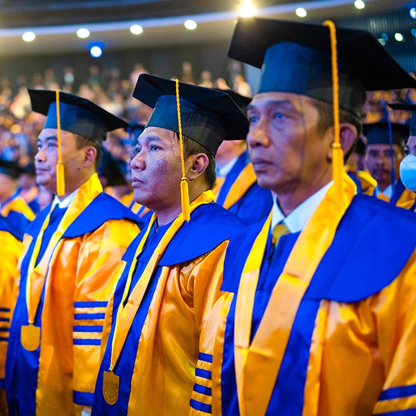 Lulusan-Terbaik-S2-IBLAM